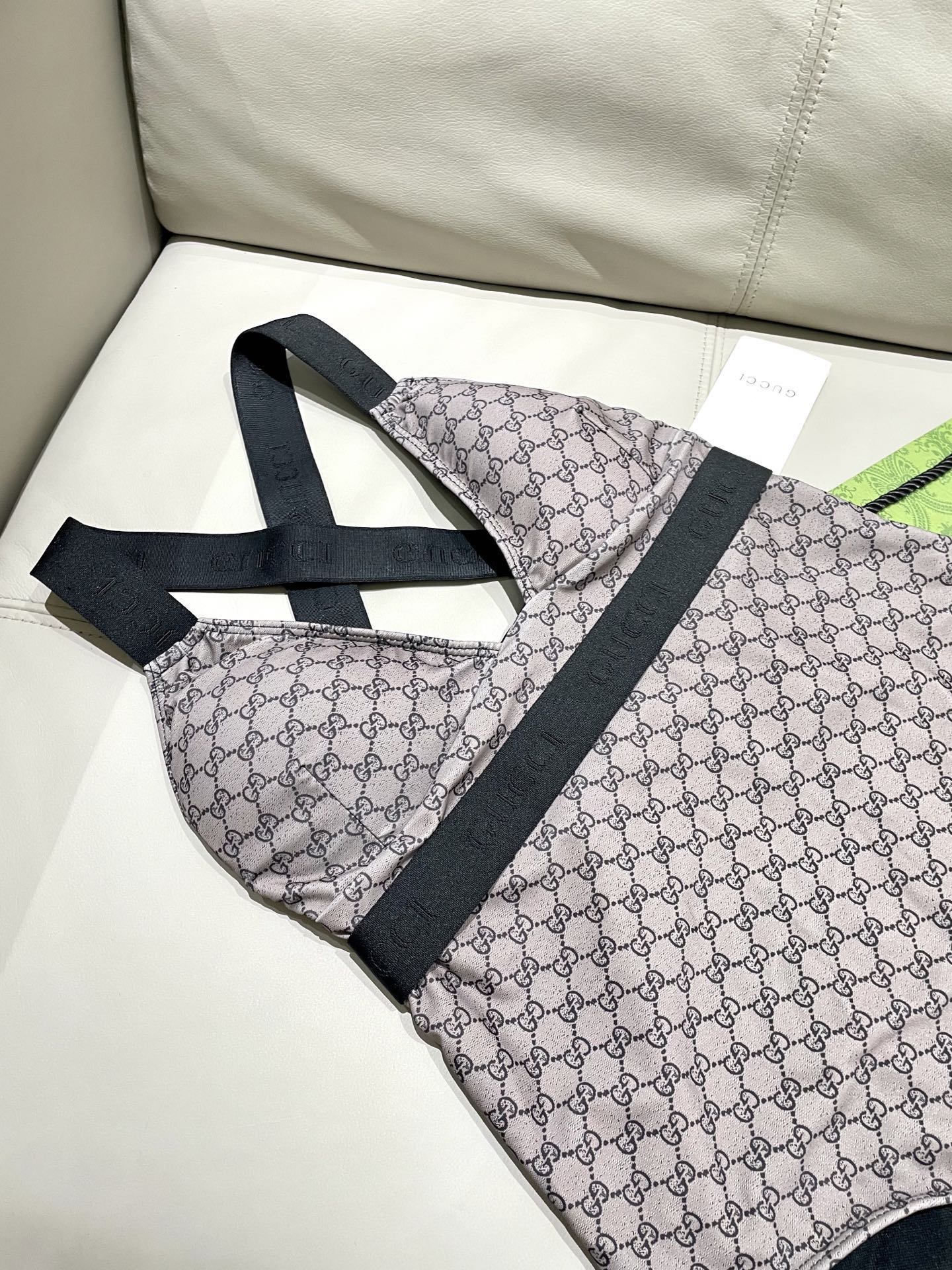 Gucci专柜新款泳衣 😍🥰适合多种场景的游泳衣🏊‍♀️海边 游泳池 温泉 水上乐园 漂流都可以😌内搭也