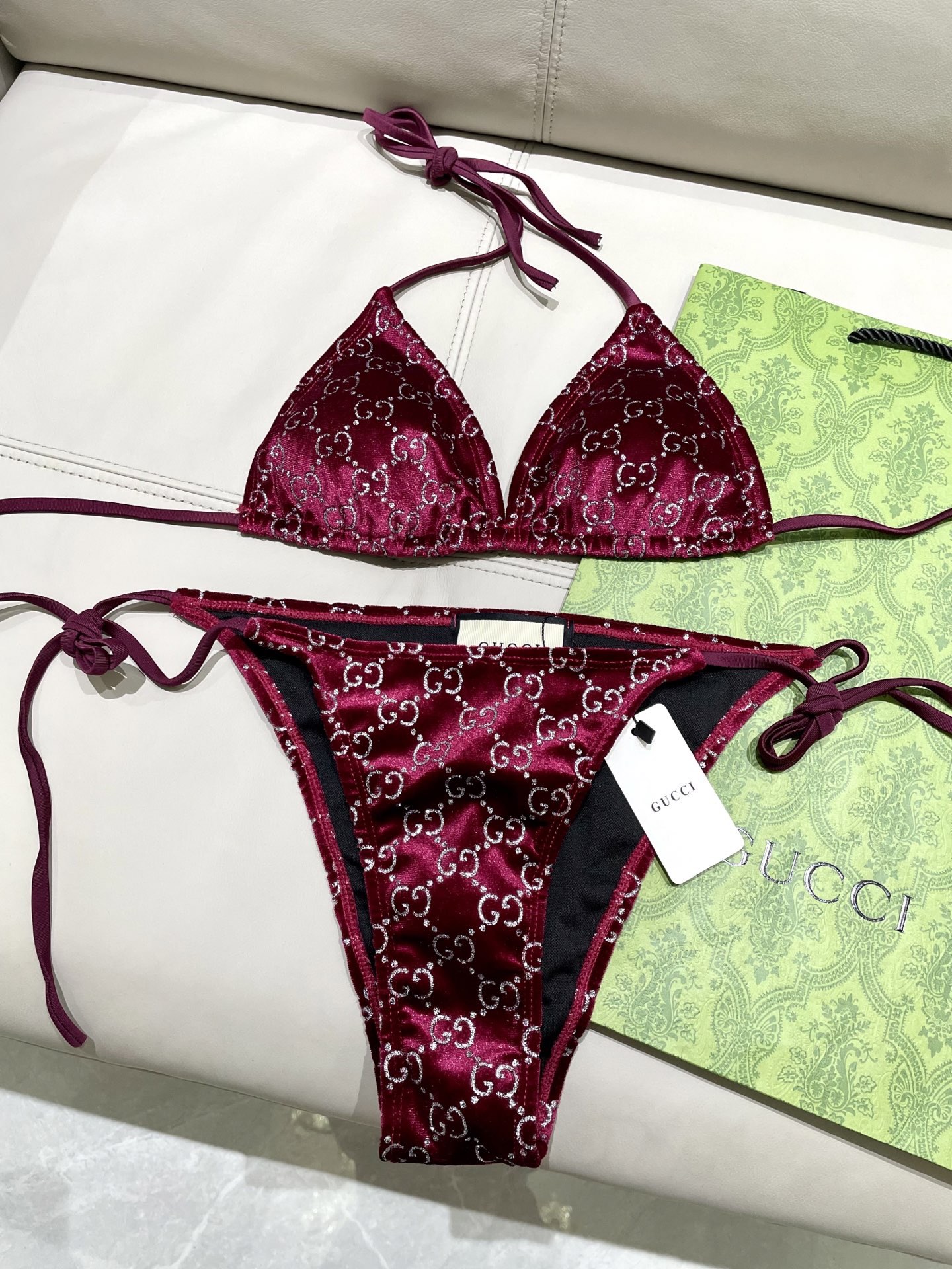 Gucci专柜新款泳衣 😍🥰适合多种场景的游泳衣🏊‍♀️海边 游泳池 温泉 水上乐园 漂流都可以😌内搭也