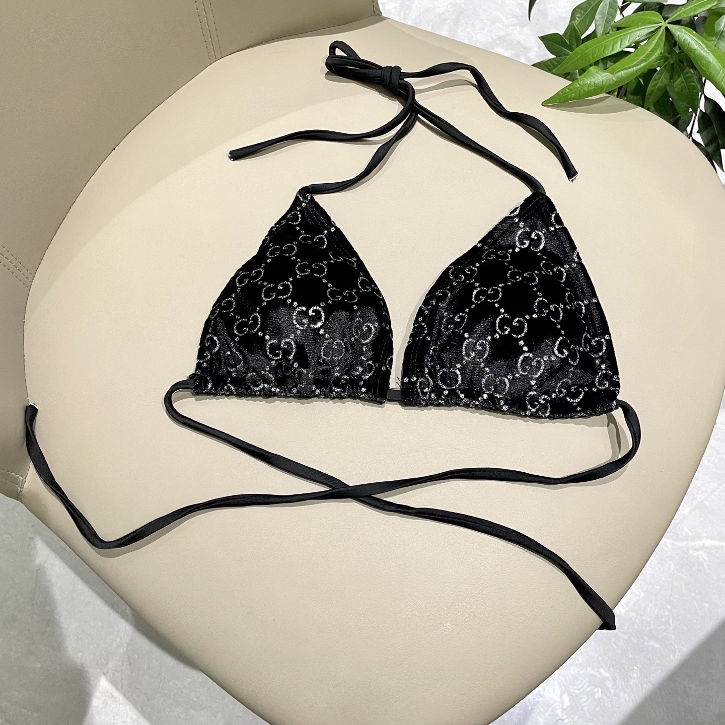 Gucci专柜新款比基尼泳衣 😍🥰适合多种场景的游泳衣🏊‍♀️海边 游泳池 温泉 水上乐园 漂流都可以😌