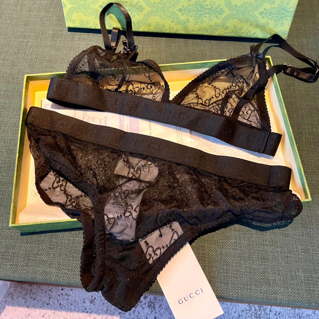 Gucci G家字母刺绣网纱性感比基尼 半透明型 黑色 诉说着纯粹的性感 胸前深V➕蕾丝网纱设计 提升了