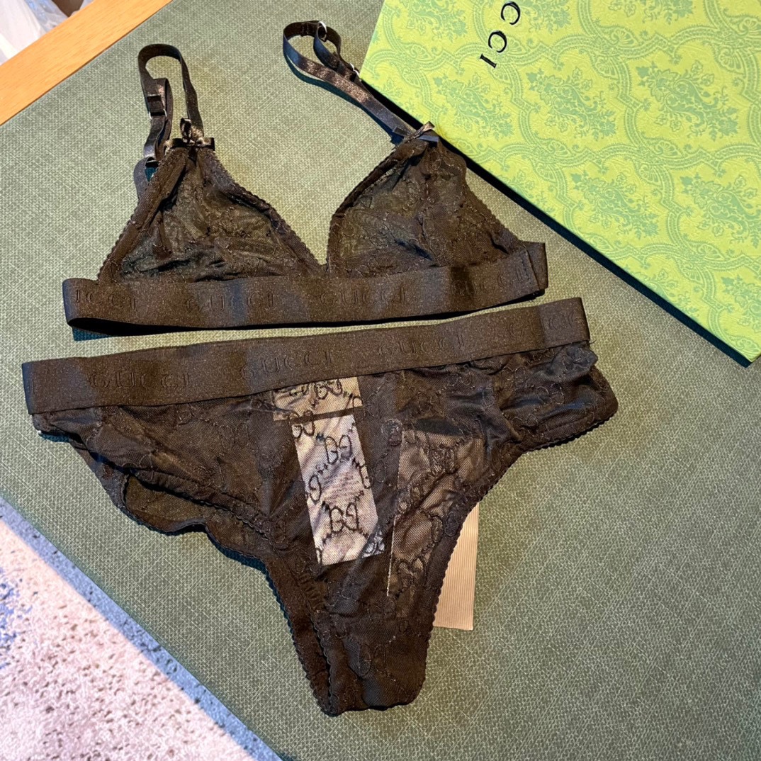 Gucci G家字母刺绣网纱性感比基尼 半透明型 黑色 诉说着纯粹的性感 胸前深V➕蕾丝网纱设计 提升了