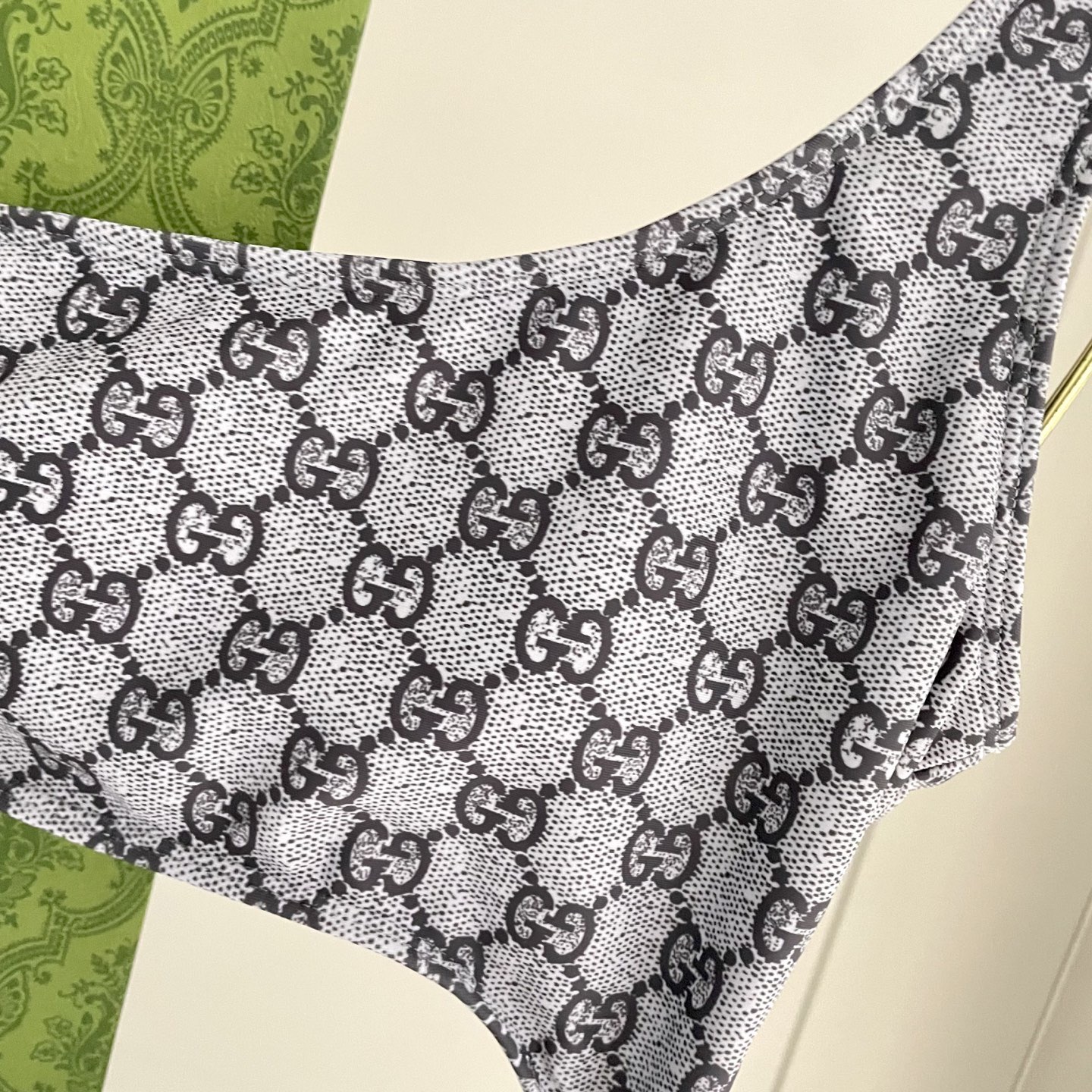 Gucci专柜新款泳衣 😍🥰适合多种场景的游泳衣🏊‍♀️海边 游泳池 温泉 水上乐园 漂流都可以😌内搭也