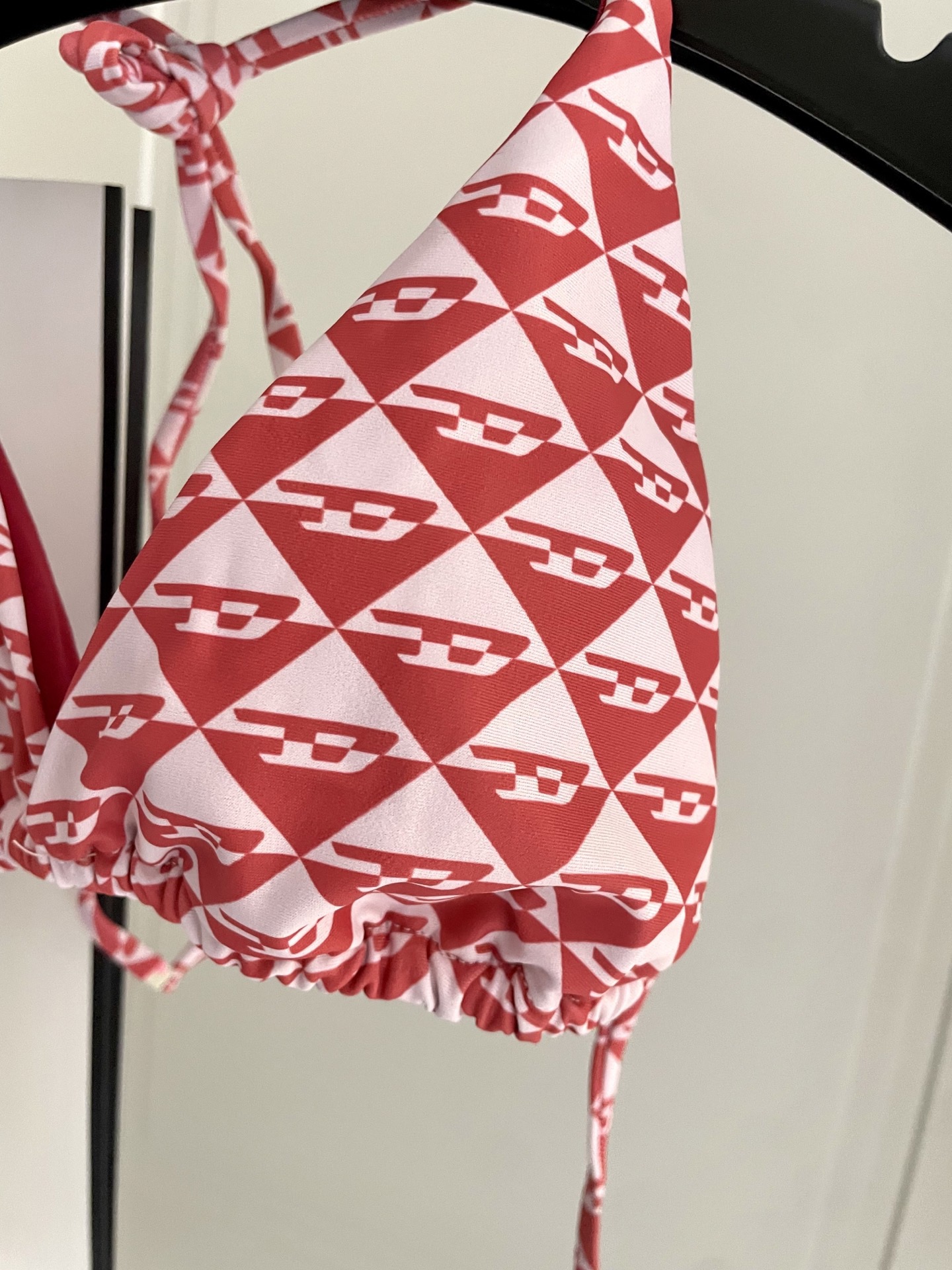 Diesel新款比基尼 😍🥰适合多种场景的游泳衣🏊‍♀️海边 游泳池 温泉 水上乐园 漂流都可以😌内搭也