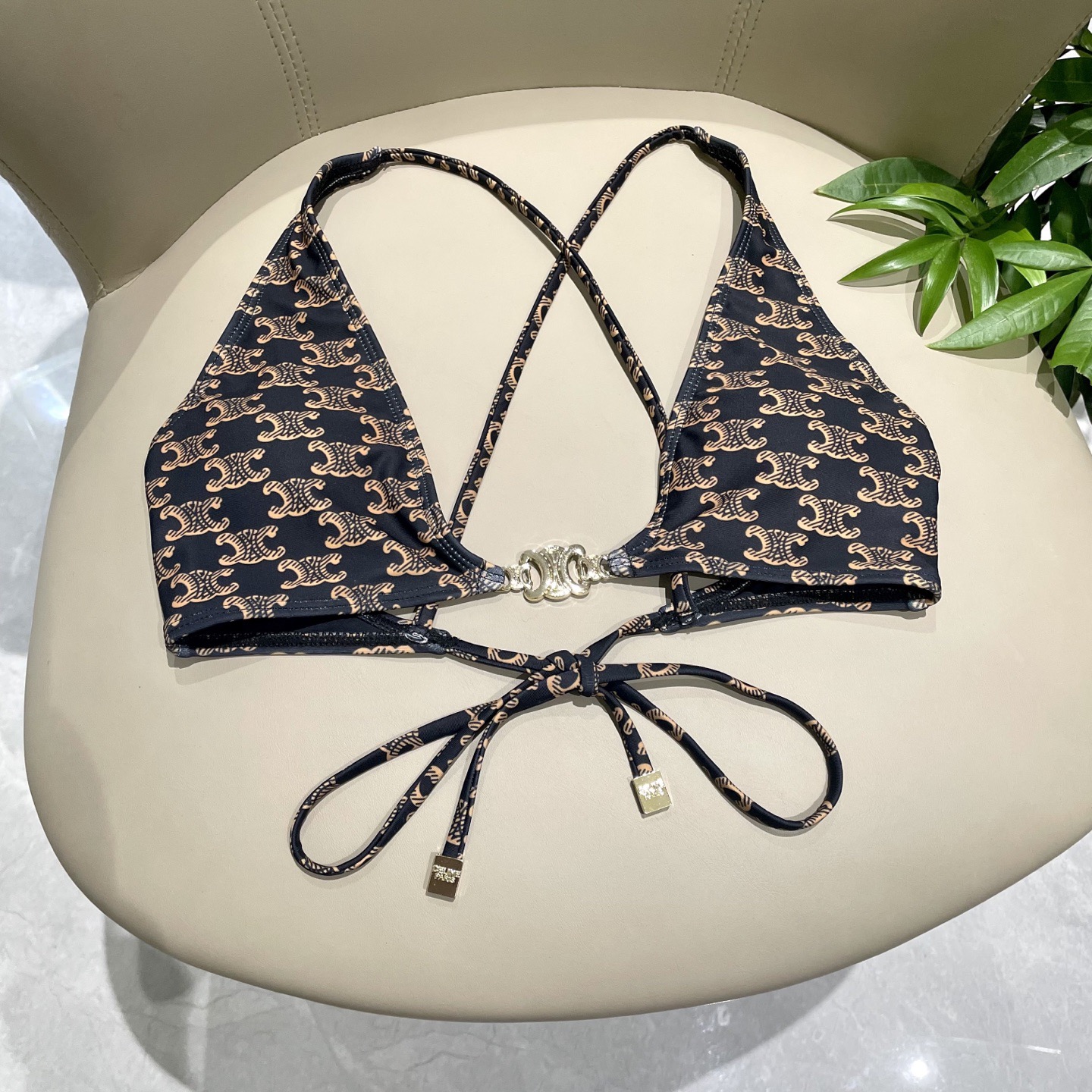 Celine专柜新款 对版五金😍🥰适合多种场景的游泳衣🏊‍♀️海边 游泳池 温泉 水上乐园 漂流都可以😌