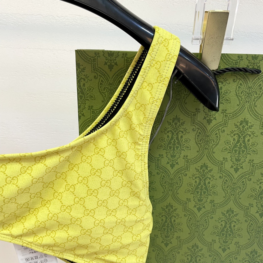 Gucci新款连体😍🥰适合多种场景的游泳衣🏊‍♀️海边 游泳池 温泉 水上乐园 漂流都可以😌内搭也完全可