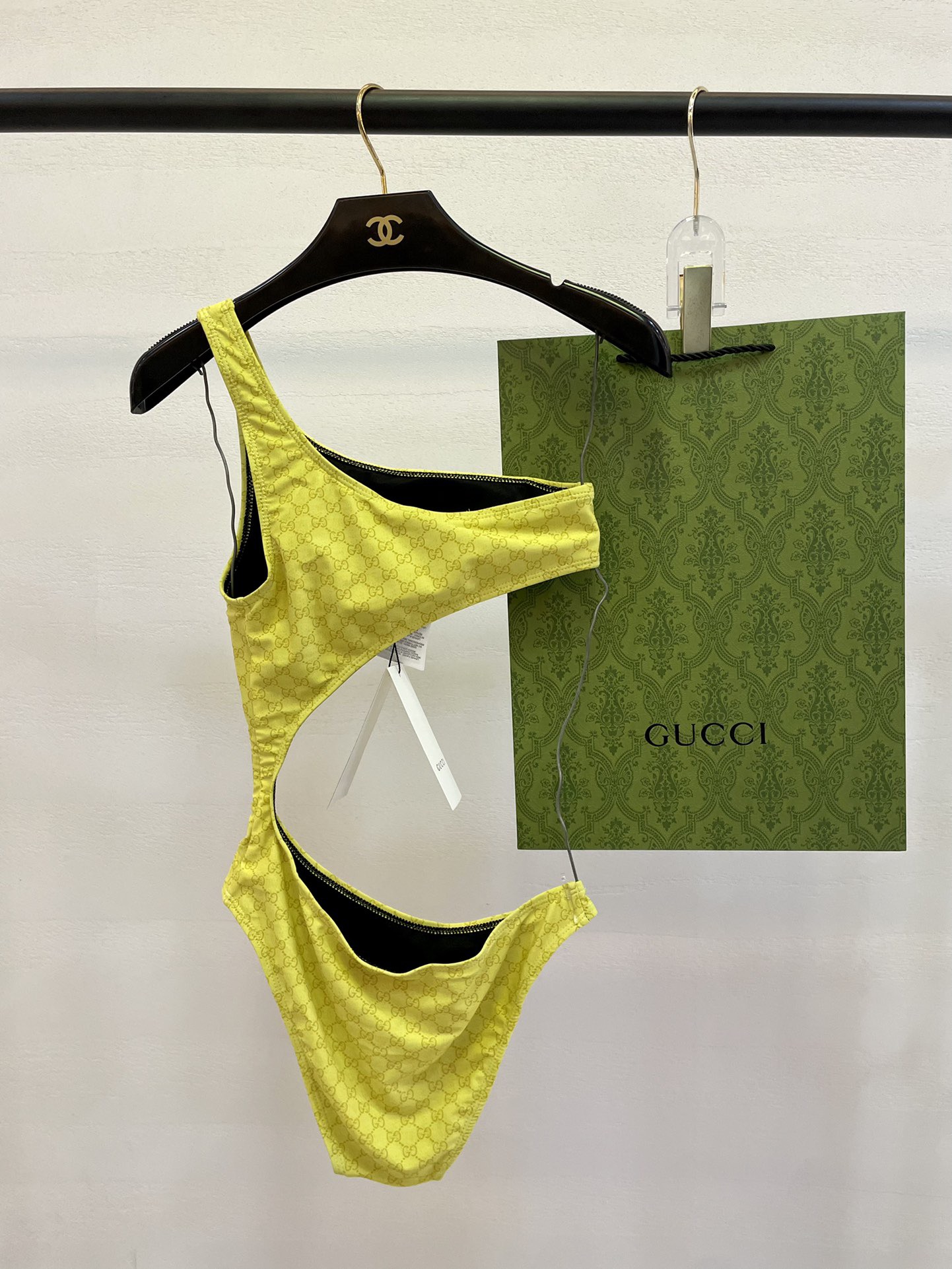 Gucci新款连体😍🥰适合多种场景的游泳衣🏊‍♀️海边 游泳池 温泉 水上乐园 漂流都可以😌内搭也完全可