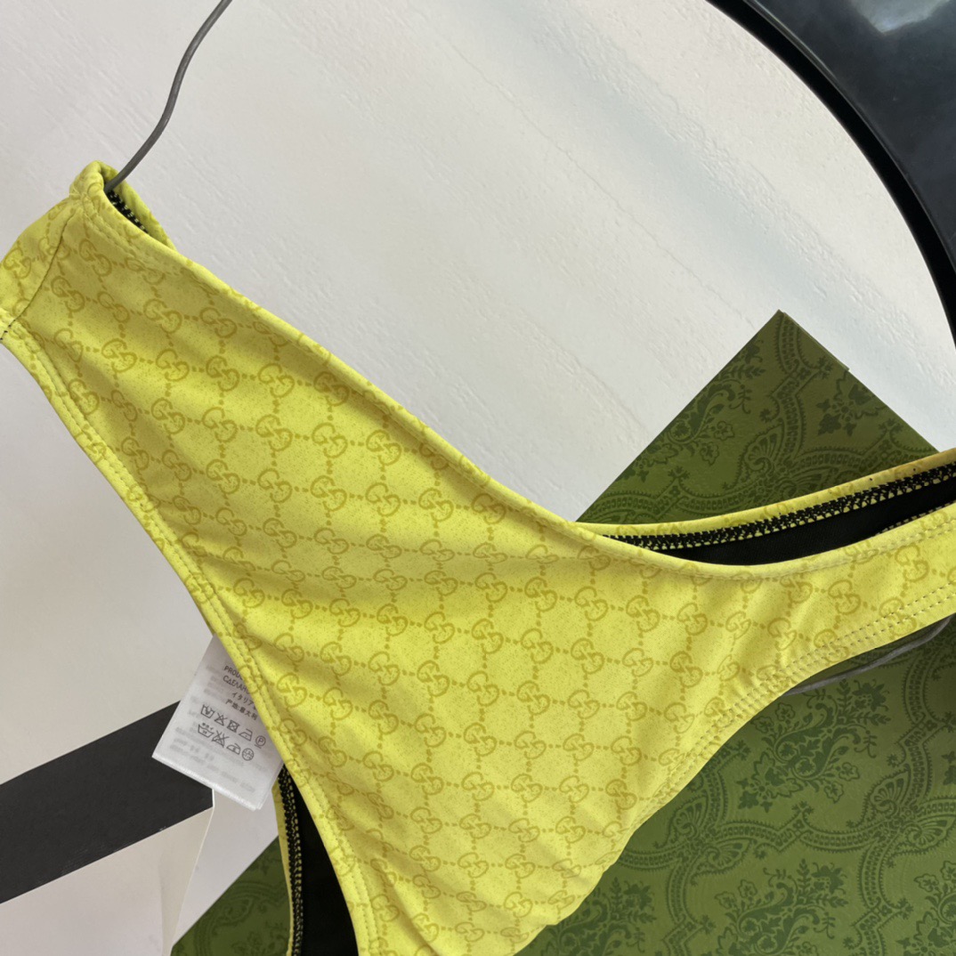 Gucci新款连体😍🥰适合多种场景的游泳衣🏊‍♀️海边 游泳池 温泉 水上乐园 漂流都可以😌内搭也完全可