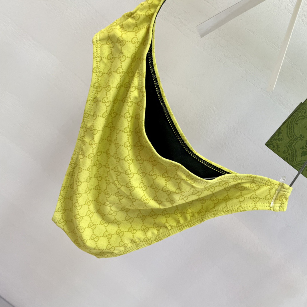 Gucci新款连体😍🥰适合多种场景的游泳衣🏊‍♀️海边 游泳池 温泉 水上乐园 漂流都可以😌内搭也完全可