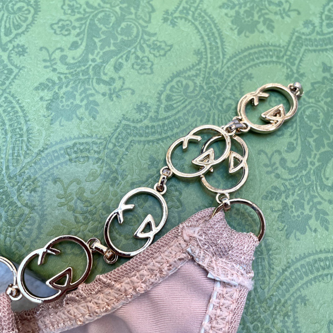 Gucci新款网纱比基尼😍🥰适合多种场景的游泳衣🏊‍♀️海边 游泳池 温泉 水上乐园 漂流都可以😌内搭也