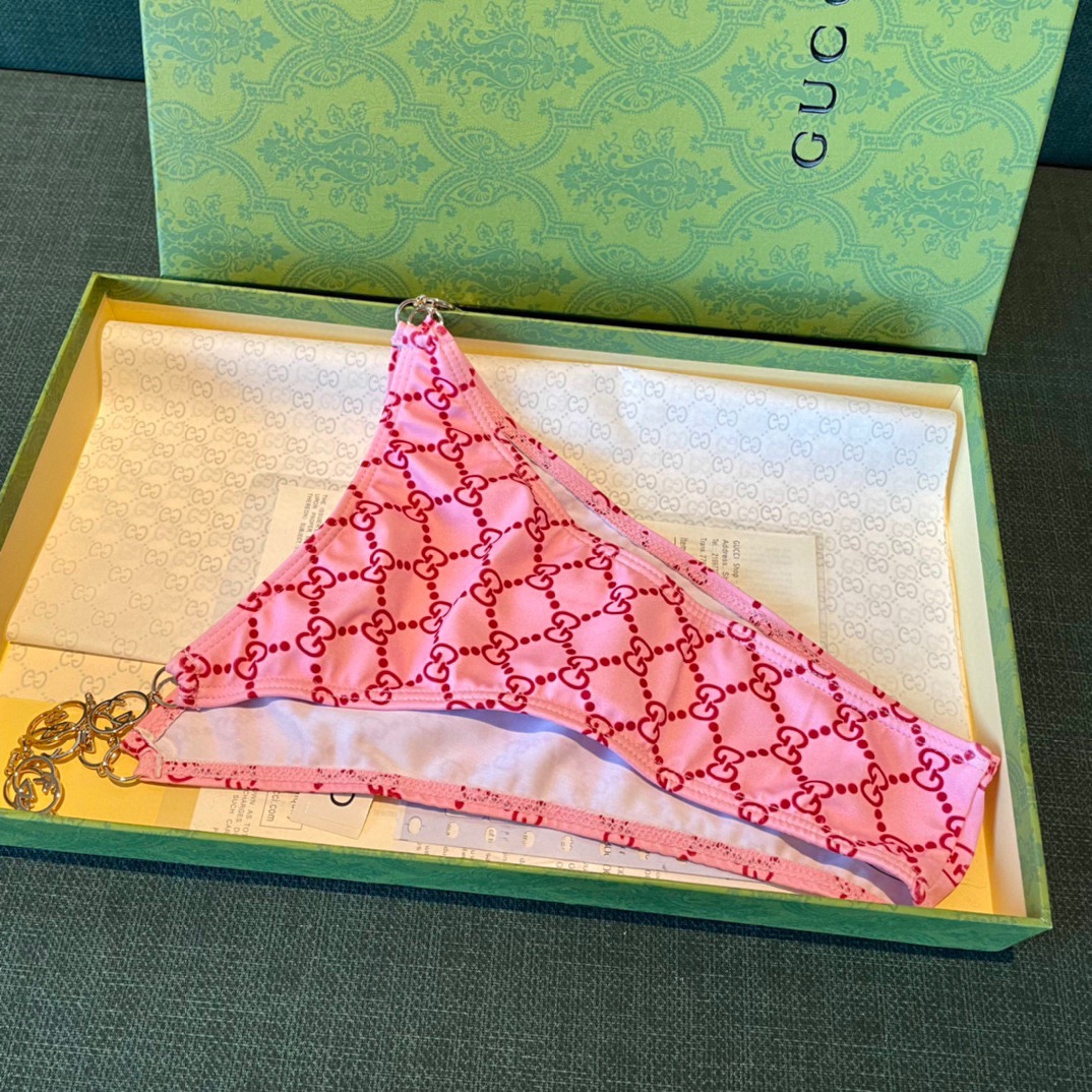 Gucci新款比基尼😍🥰适合多种场景的游泳衣🏊‍♀️海边 游泳池 温泉 水上乐园 漂流都可以😌内搭也完全