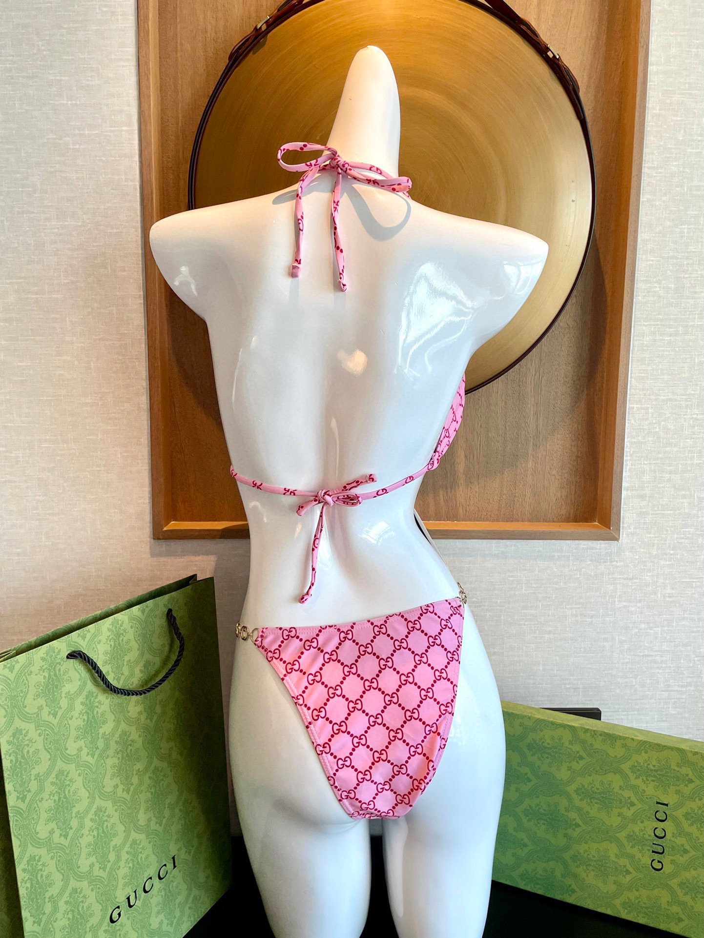 Gucci新款比基尼😍🥰适合多种场景的游泳衣🏊‍♀️海边 游泳池 温泉 水上乐园 漂流都可以😌内搭也完全