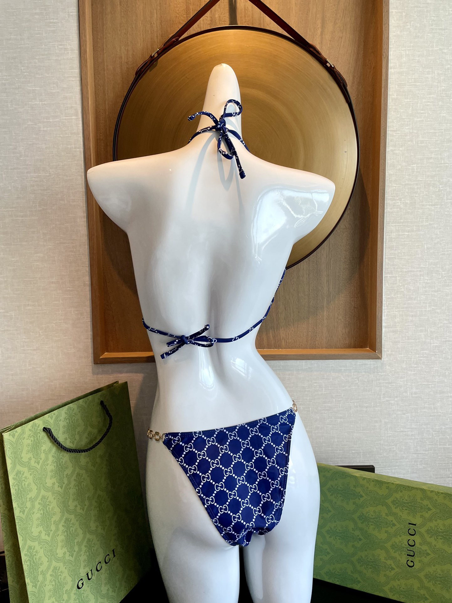 Gucci新款连体😍🥰适合多种场景的游泳衣🏊‍♀️海边 游泳池 温泉 水上乐园 漂流都可以😌内搭也完全可