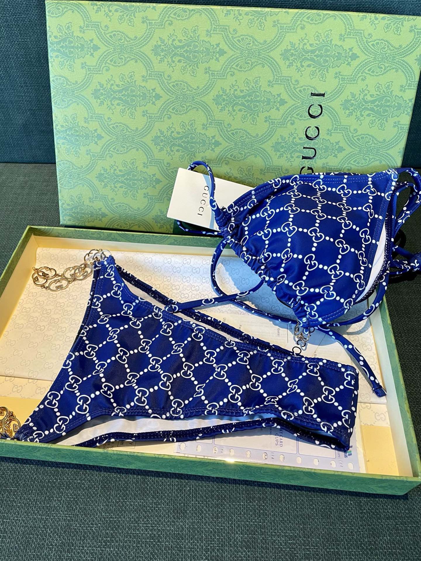 Gucci新款连体😍🥰适合多种场景的游泳衣🏊‍♀️海边 游泳池 温泉 水上乐园 漂流都可以😌内搭也完全可