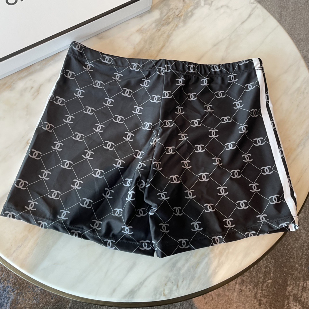 Chanel男士泳裤👑高级定制泳裤👑抽绳设计 上新度假系列🏖专属泳衣［色][色][色]超级爱！[色]来自