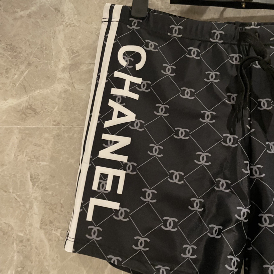 Chanel男士泳裤👑高级定制泳裤👑抽绳设计 上新度假系列🏖专属泳衣［色][色][色]超级爱！[色]来自