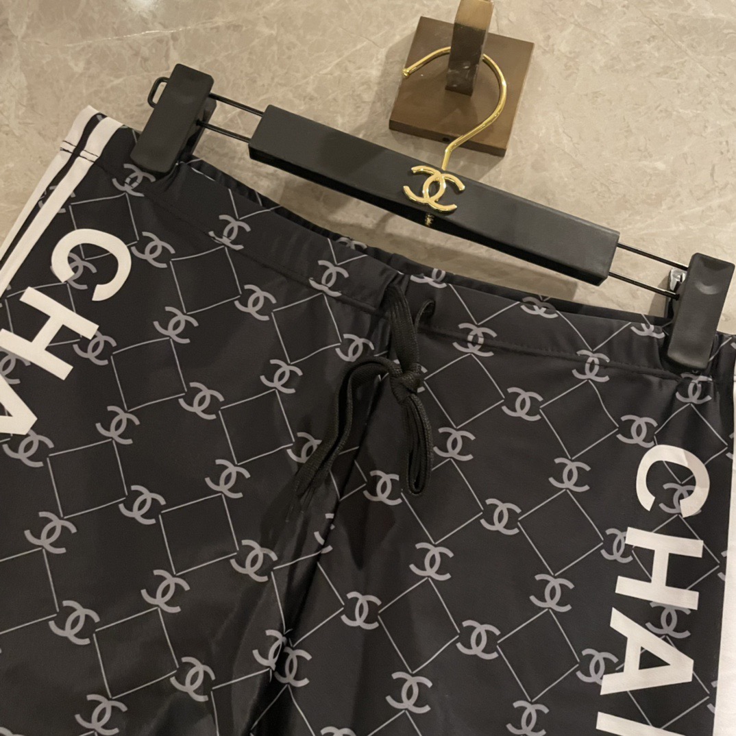 Chanel男士泳裤👑高级定制泳裤👑抽绳设计 上新度假系列🏖专属泳衣［色][色][色]超级爱！[色]来自