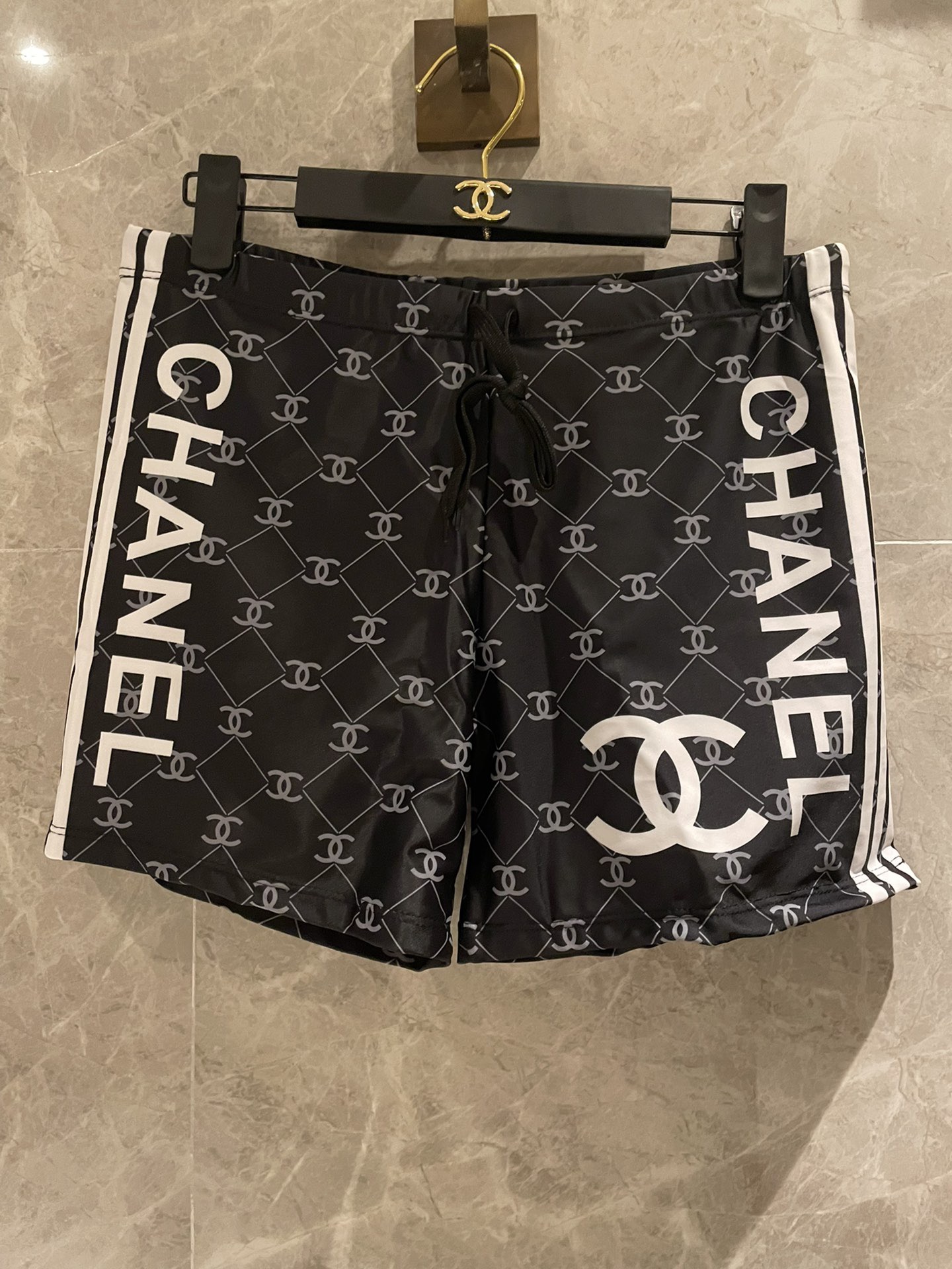 Chanel男士泳裤👑高级定制泳裤👑抽绳设计 上新度假系列🏖专属泳衣［色][色][色]超级爱！[色]来自