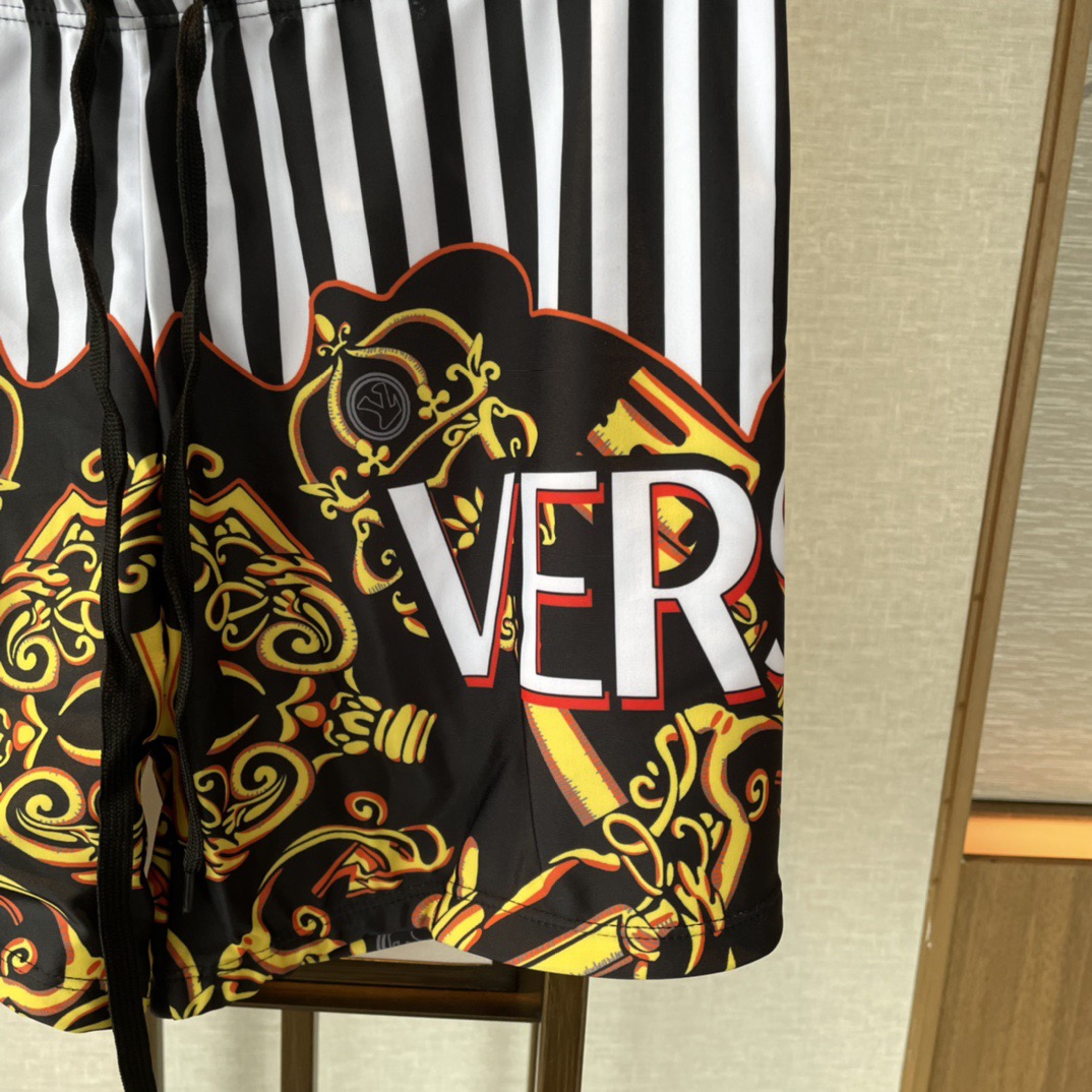 范思哲男士泳裤👑高级定制泳裤👑抽绳设计 上新度假系列🏖专属泳衣［色][色][色]超级爱！[色]来自贵族的