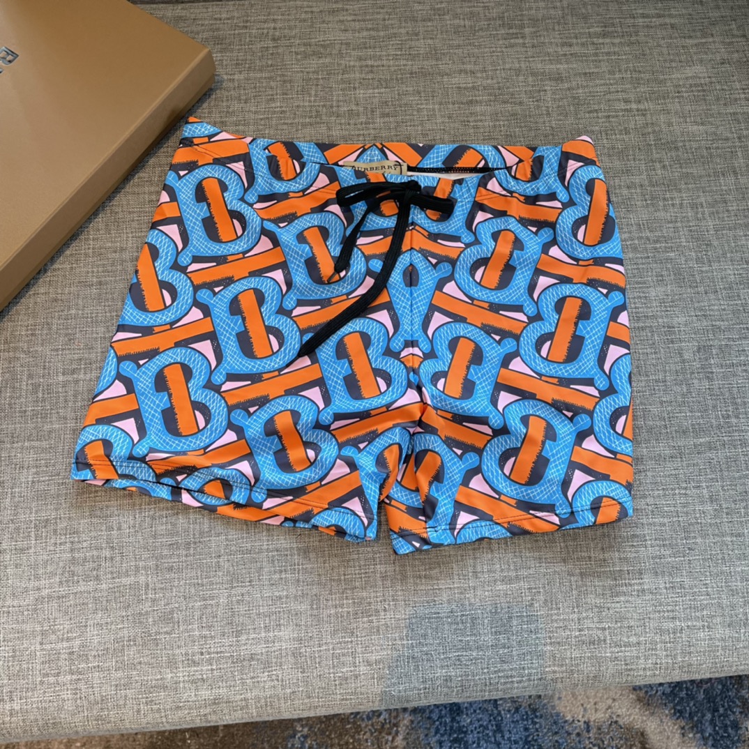 巴宝莉男士泳裤👑高级定制泳裤👑抽绳设计 上新度假系列🏖专属泳衣［色][色][色]超级爱！[色]来自贵族的