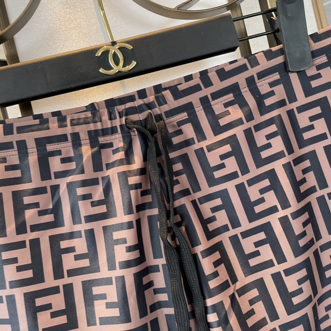 芬迪泳裤👑高级定制泳裤👑抽绳设计 上新度假系列🏖专属泳衣［色][色][色]超级爱！[色]来自贵族的目光🌹