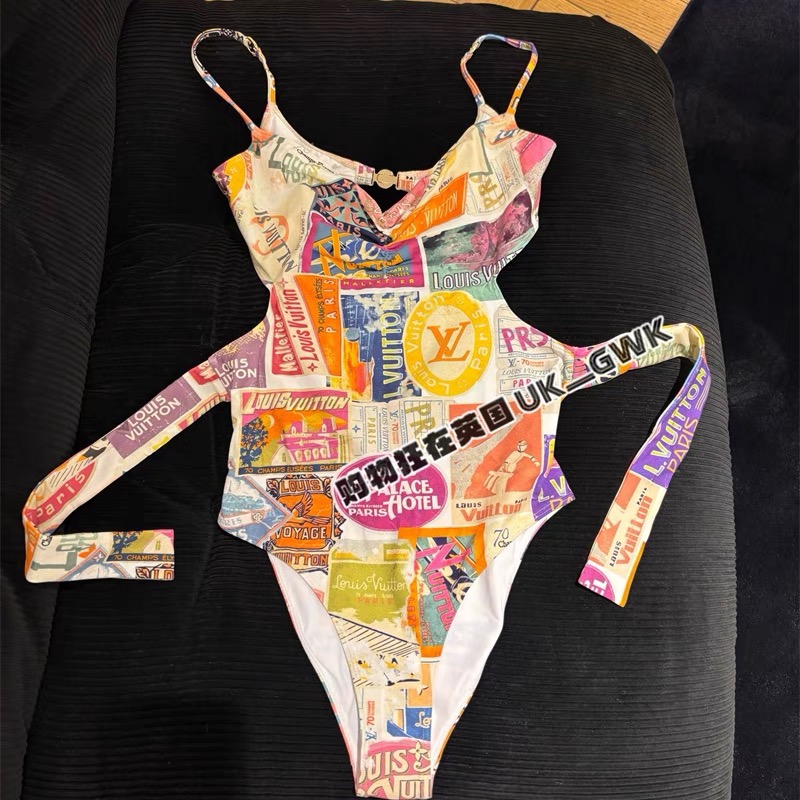 Lv新款连体泳衣 😍🥰适合多种场景的游泳衣🏊‍♀️海边 游泳池 温泉 水上乐园 漂流都可以😌面料：透气舒