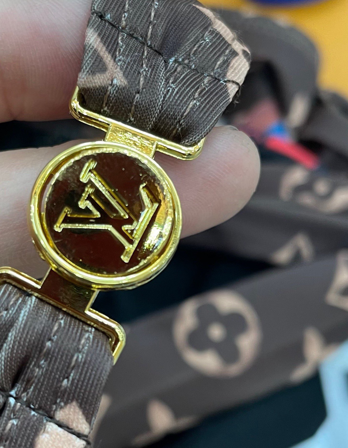 Lv新款连体泳衣 😍🥰适合多种场景的游泳衣🏊‍♀️海边 游泳池 温泉 水上乐园 漂流都可以😌面料：透气舒