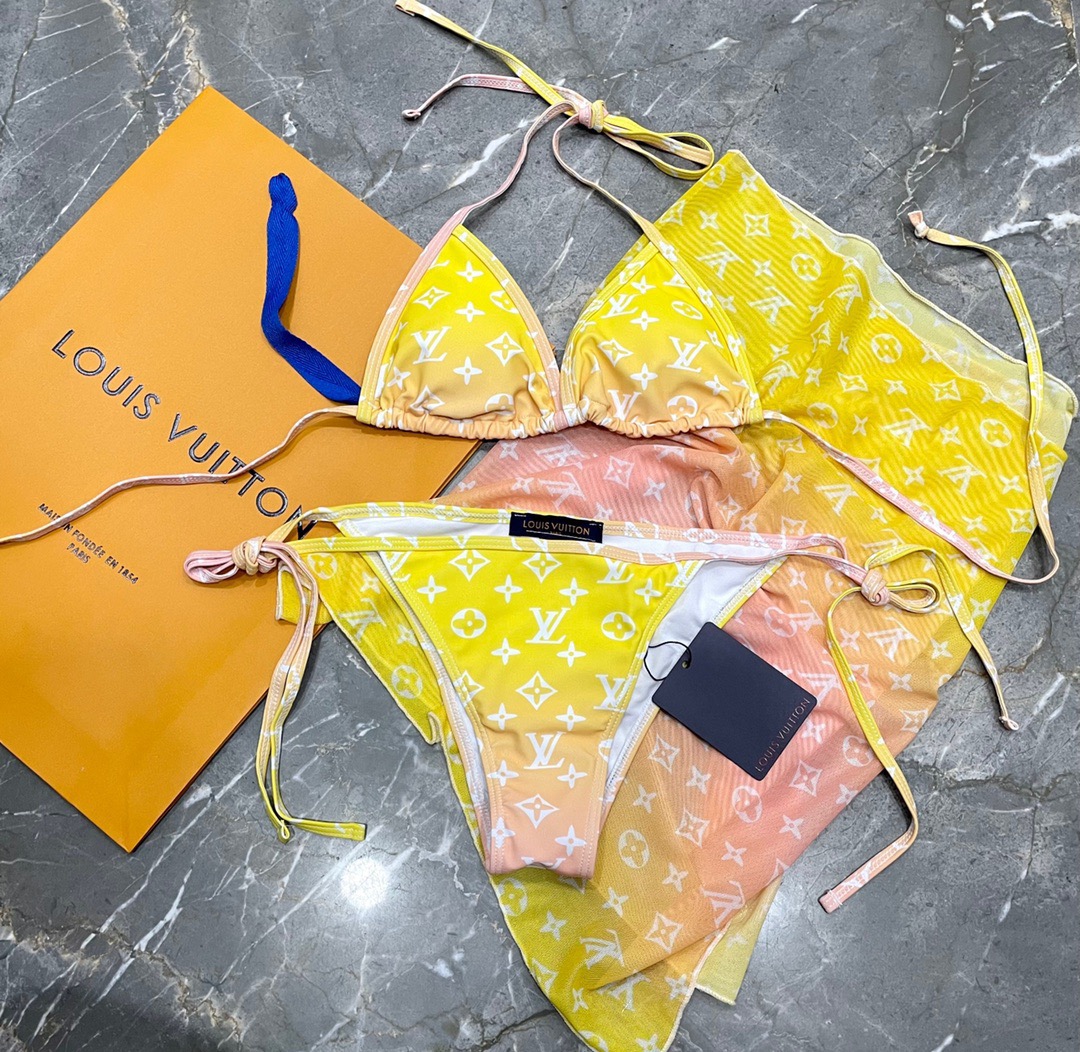 Lv比基尼👙➕纱裙😍🥰适合多种场景的游泳衣🏊‍♀️海边 游泳池 温泉 水上乐园 漂流都可以😌内搭也完全可