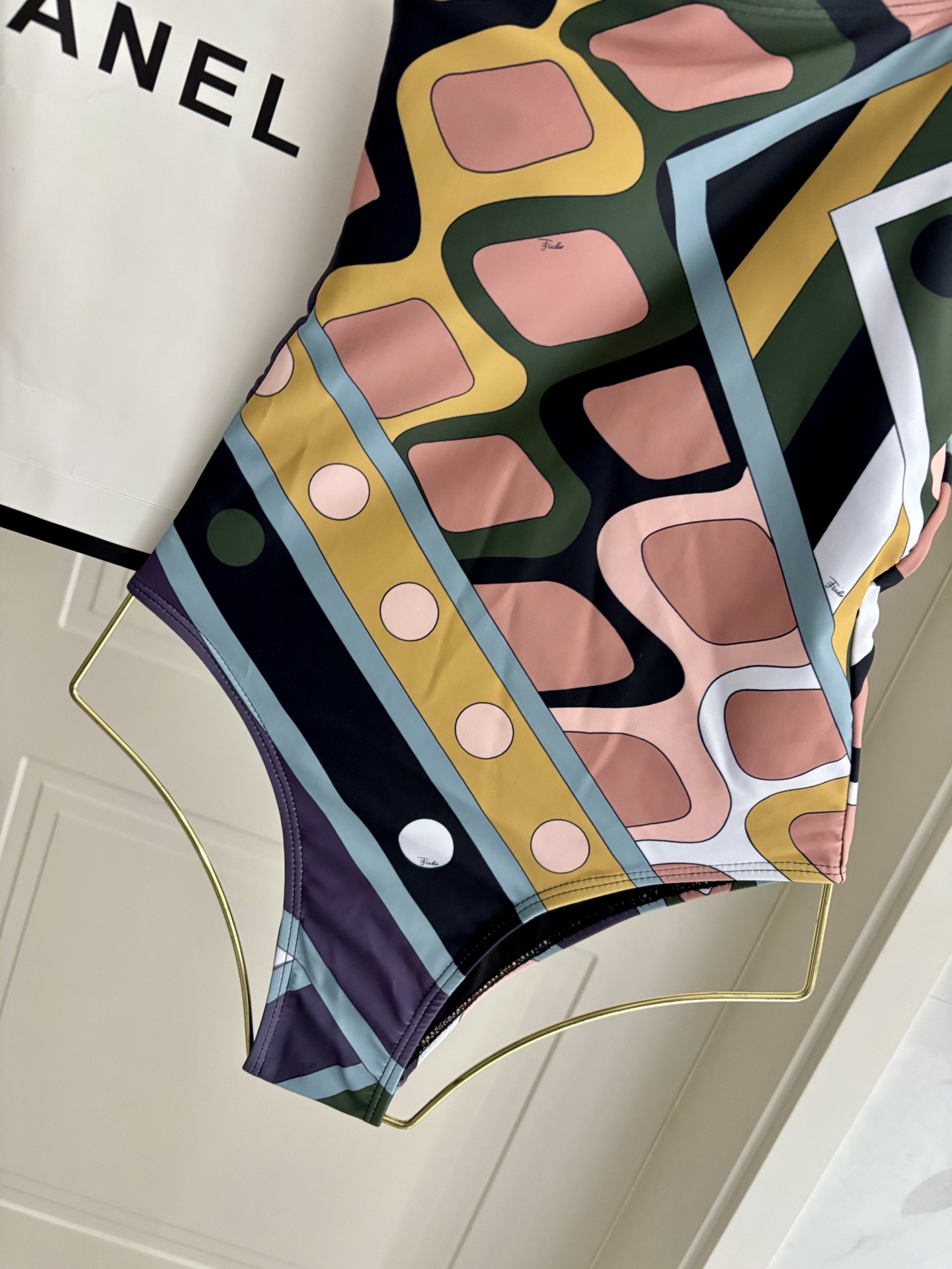 Pucci专柜新款连体泳衣 泳衣➕纱巾 2件套 气质高雅 😍🥰适合多种场景的游泳衣🏊‍♀️海边 游泳池 