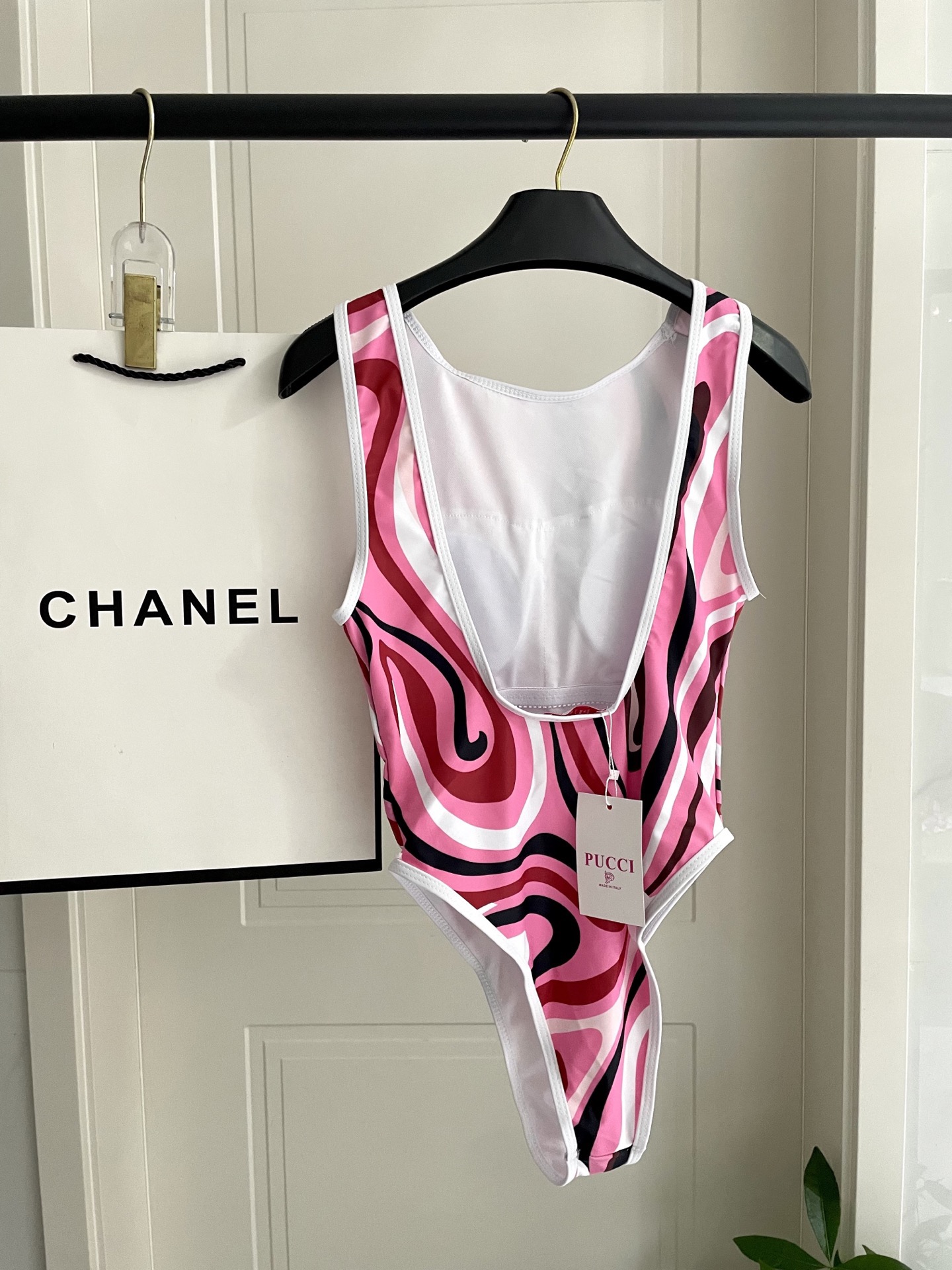 Pucci专柜新款连体泳衣 泳衣➕纱巾 2件套 气质高雅 😍🥰适合多种场景的游泳衣🏊‍♀️海边 游泳池 