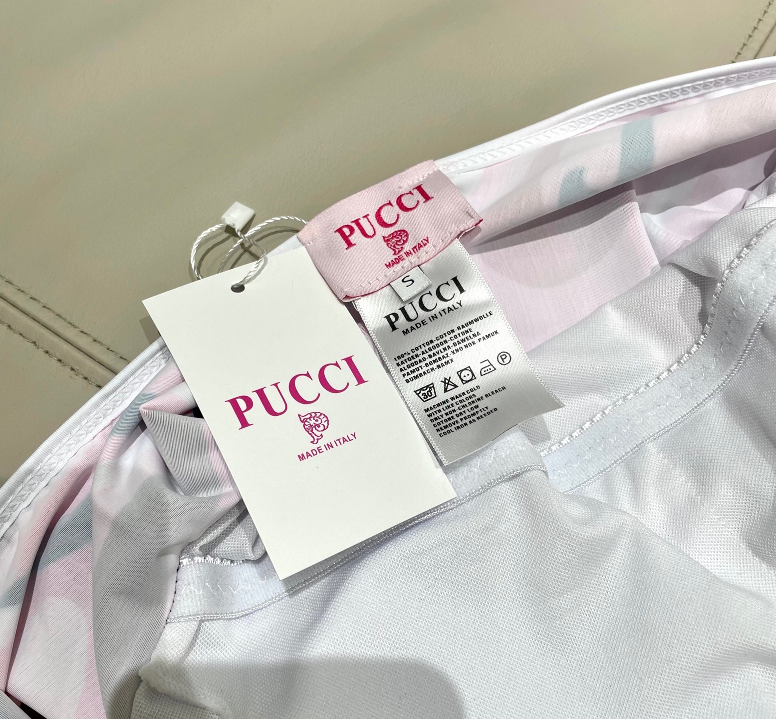 Pucci专柜新款连体泳衣 泳衣➕纱巾 2件套 气质高雅 😍🥰适合多种场景的游泳衣🏊‍♀️海边 游泳池 