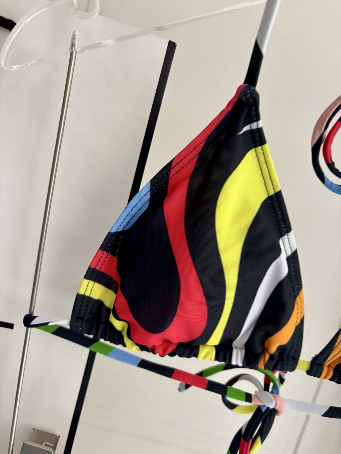 Pucci专柜新款比基尼😍🥰适合多种场景的游泳衣🏊‍♀️海边 游泳池 温泉 水上乐园 漂流都可以😌面料：