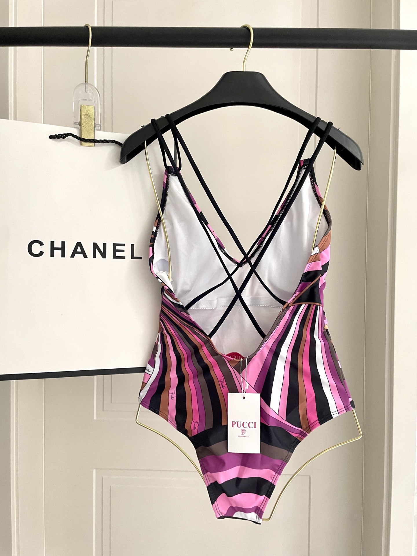 Pucci专柜新款连体泳衣 气质高雅 😍🥰适合多种场景的游泳衣🏊‍♀️海边 游泳池 温泉 水上乐园 漂流