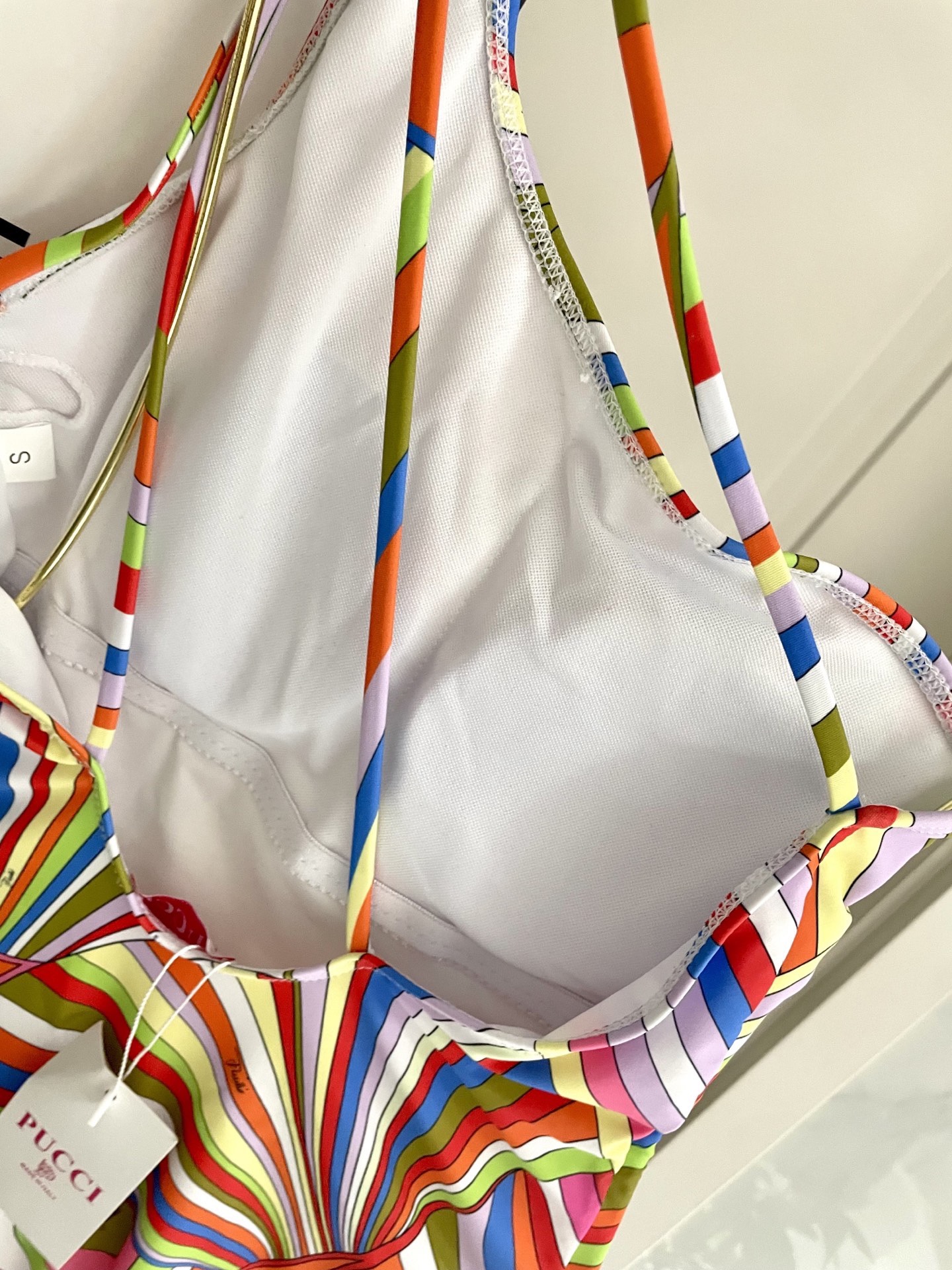 Pucci专柜新款连体泳衣 气质高雅 😍🥰适合多种场景的游泳衣🏊‍♀️海边 游泳池 温泉 水上乐园 漂流