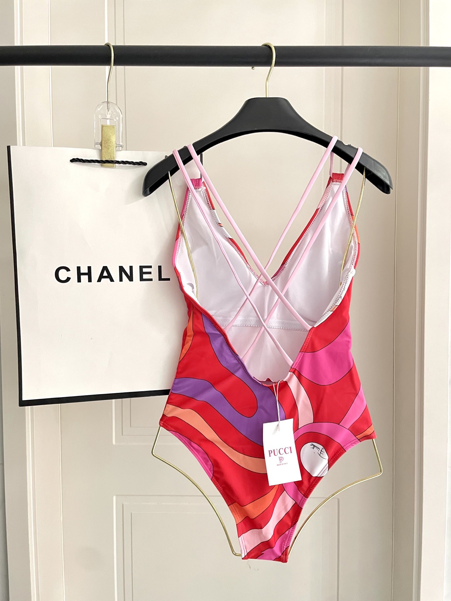 Pucci专柜新款连体泳衣 气质高雅 😍🥰适合多种场景的游泳衣🏊‍♀️海边 游泳池 温泉 水上乐园 漂流