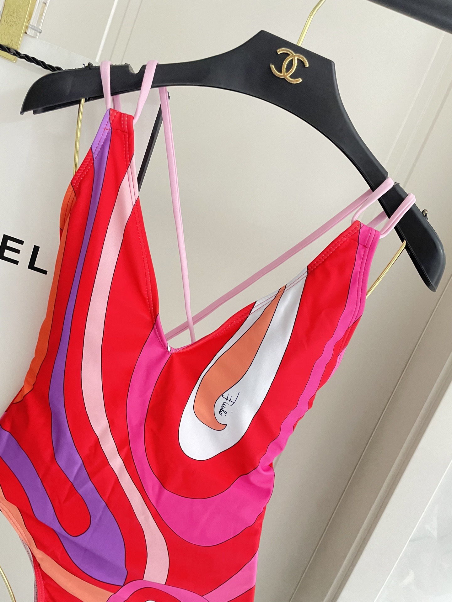 Pucci专柜新款连体泳衣 气质高雅 😍🥰适合多种场景的游泳衣🏊‍♀️海边 游泳池 温泉 水上乐园 漂流