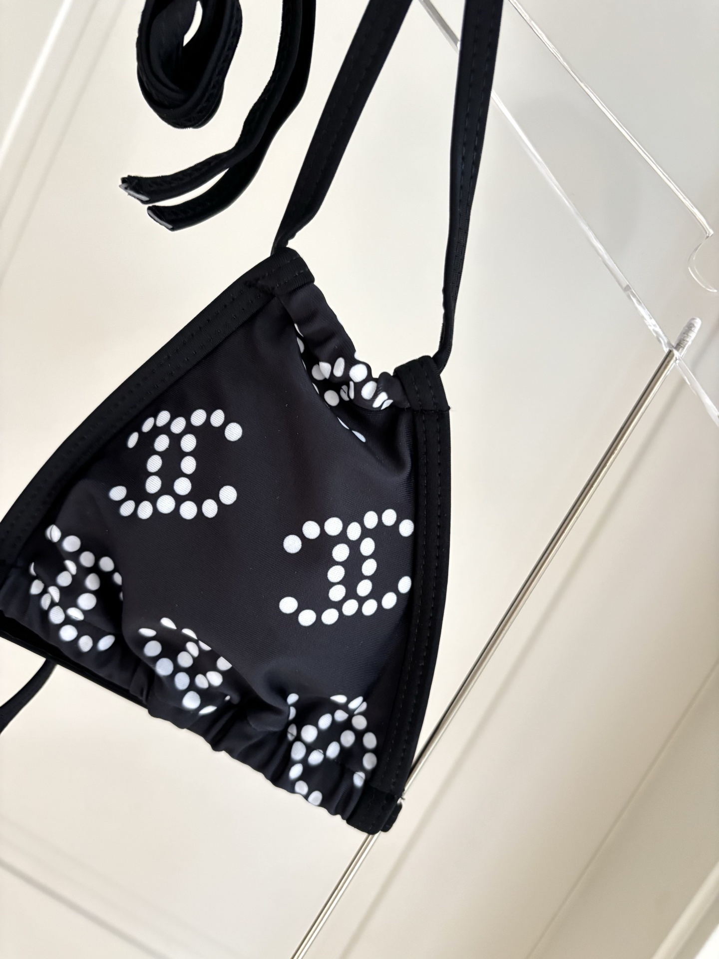 Chanel专柜新款比基尼😍🥰适合多种场景的游泳衣🏊‍♀️海边 游泳池 温泉 水上乐园 漂流都可以😌面料