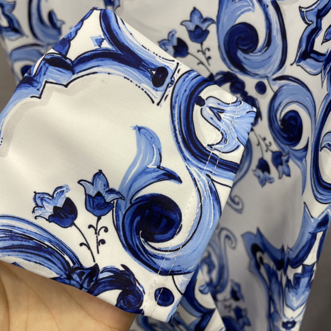 DG新款高弹力健身瑜伽服运动套装~塑腰小背心（带胸垫）+修身提臀显瘦打底裤踩脚 黑色 S M L Xl