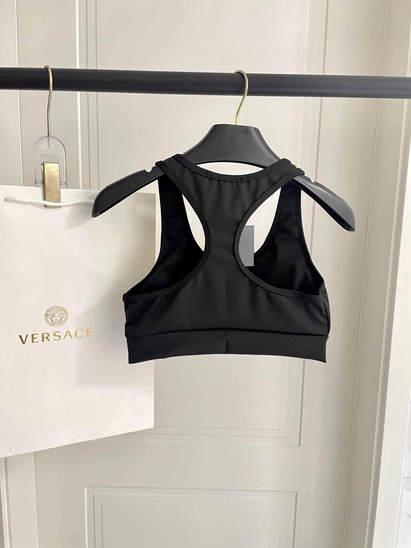 范思哲新款弹力健身瑜伽服运动套装~性感小吊带（有胸垫）+修身提臀显瘦打底裤脚 码数：SM L Xl