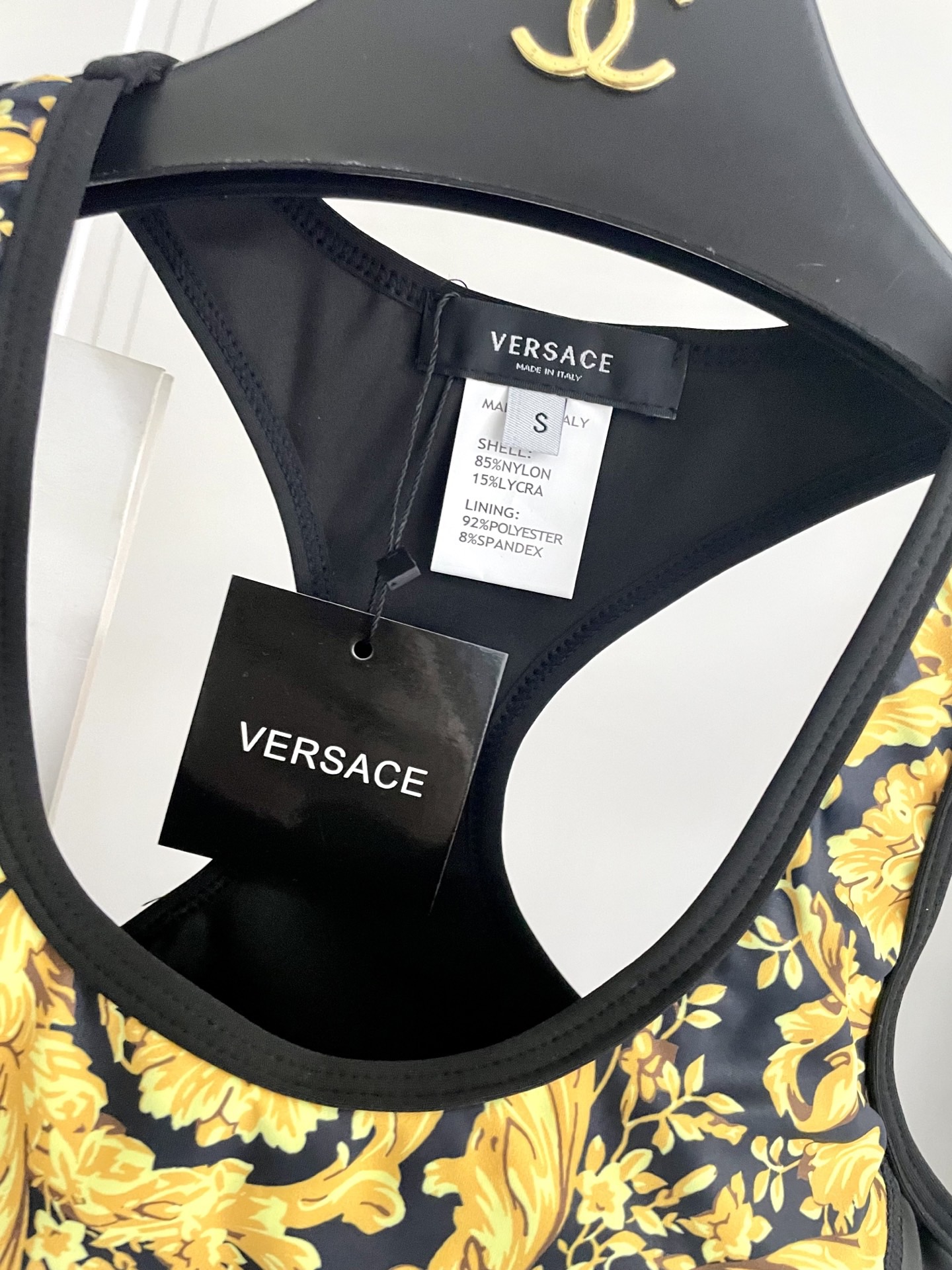 范思哲新款弹力健身瑜伽服运动套装~性感小吊带（有胸垫）+修身提臀显瘦打底裤脚 码数：SM L Xl