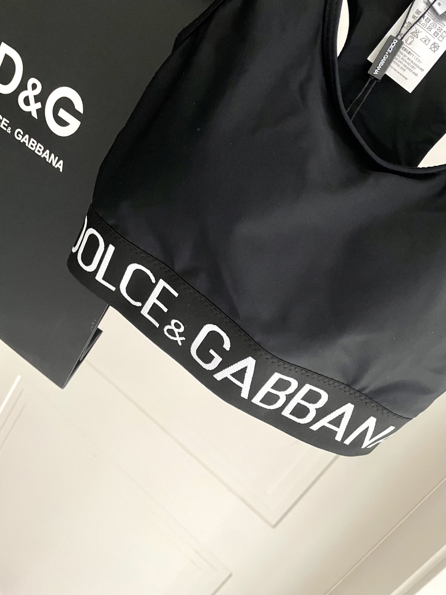 DG新款弹力健身瑜伽服运动套装~性感小吊带（有胸垫）+修身提臀显瘦打底裤脚 码数：SM L Xl