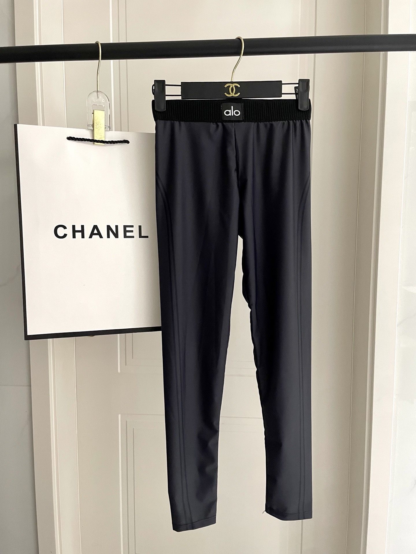 ALO新款高弹力健身长款瑜伽服运动套装~小背心➕修身提臀显瘦打底裤S M L Xl