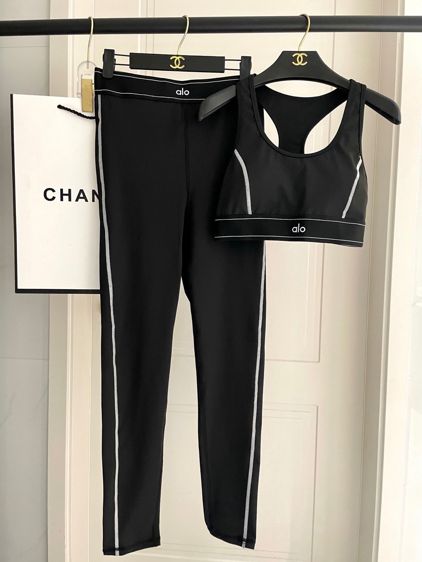 ALO新款高弹力健身长款瑜伽服运动套装~小背心➕修身提臀显瘦打底裤S M L Xl