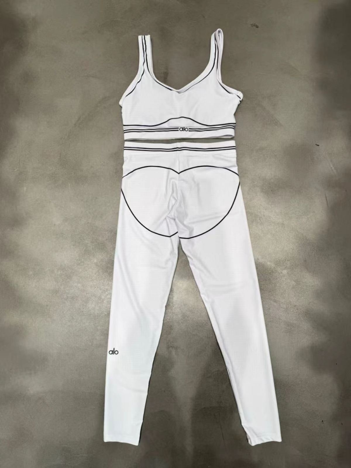 ALO新款高弹力健身长款瑜伽服运动套装~小背心➕修身提臀显瘦打底裤S M L Xl