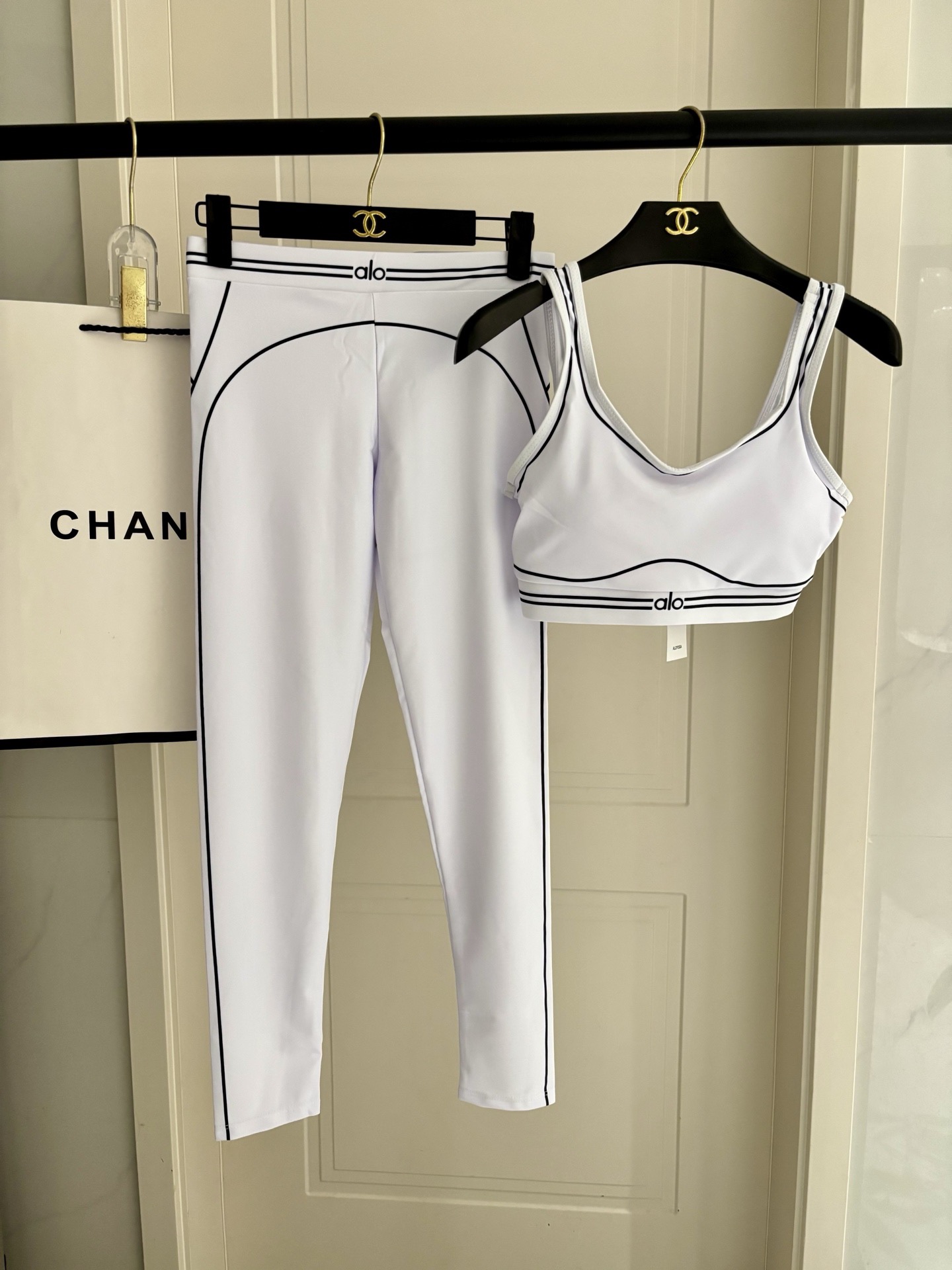 ALO新款高弹力健身长款瑜伽服运动套装~小背心➕修身提臀显瘦打底裤S M L Xl