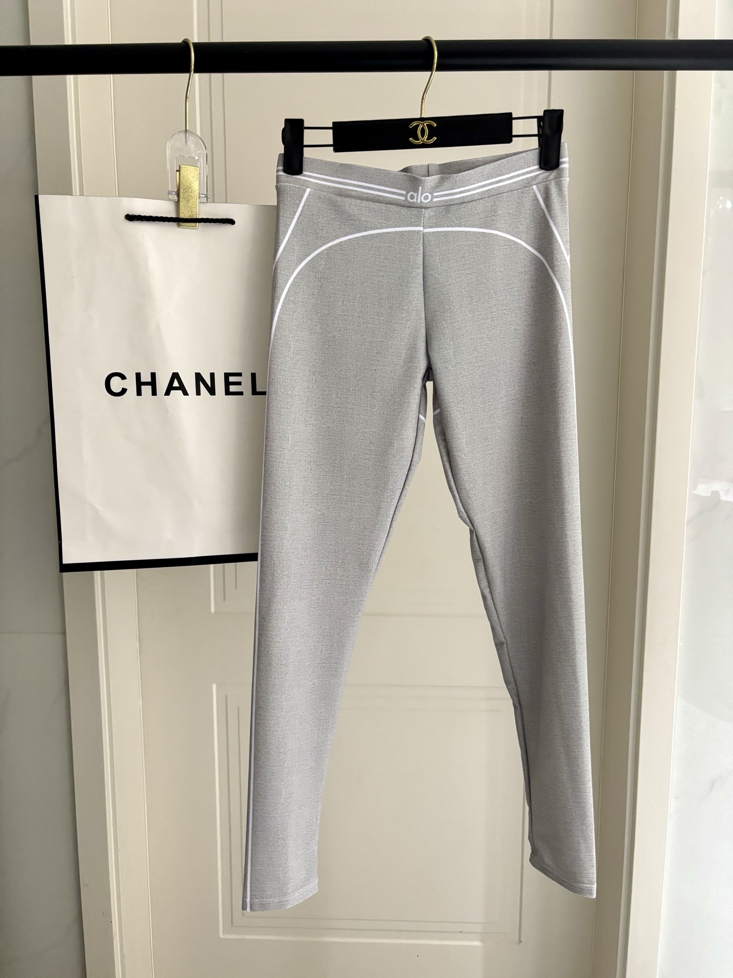 ALO新款高弹力健身长款瑜伽服运动套装~小背心➕修身提臀显瘦打底裤S M L Xl