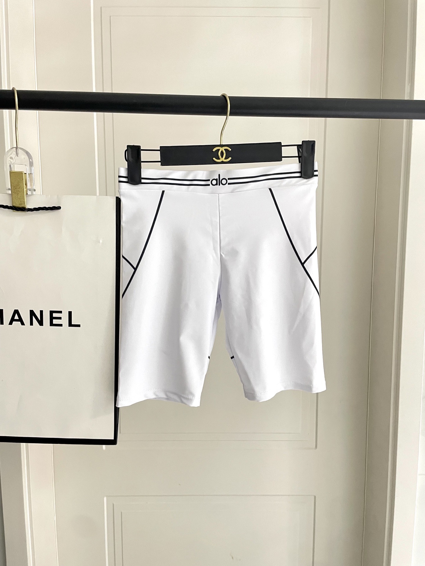 ALO新款高弹力健身短款瑜伽服运动套装~小背心➕修身提臀显瘦打底裤S M L Xl