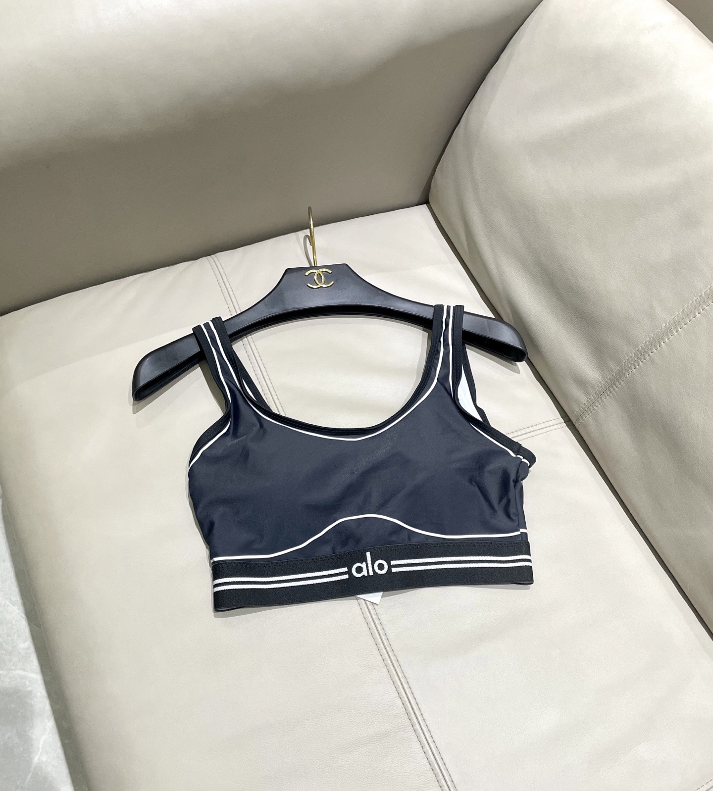 ALO新款高弹力健身短款瑜伽服运动套装~小背心➕修身提臀显瘦打底裤S M L Xl