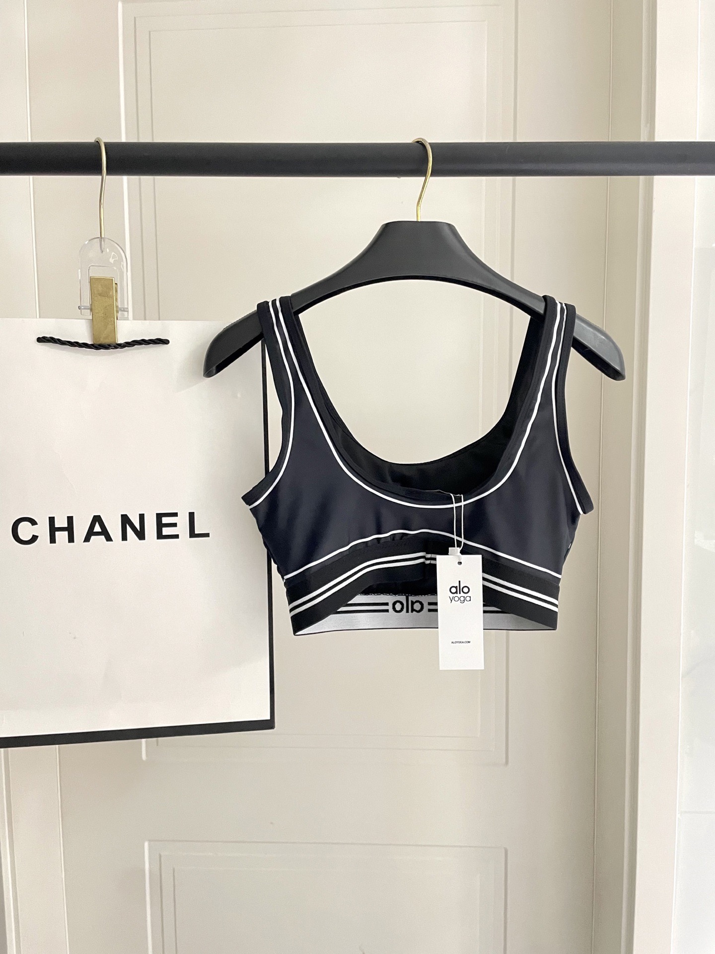 ALO新款高弹力健身短款瑜伽服运动套装~小背心➕修身提臀显瘦打底裤S M L Xl