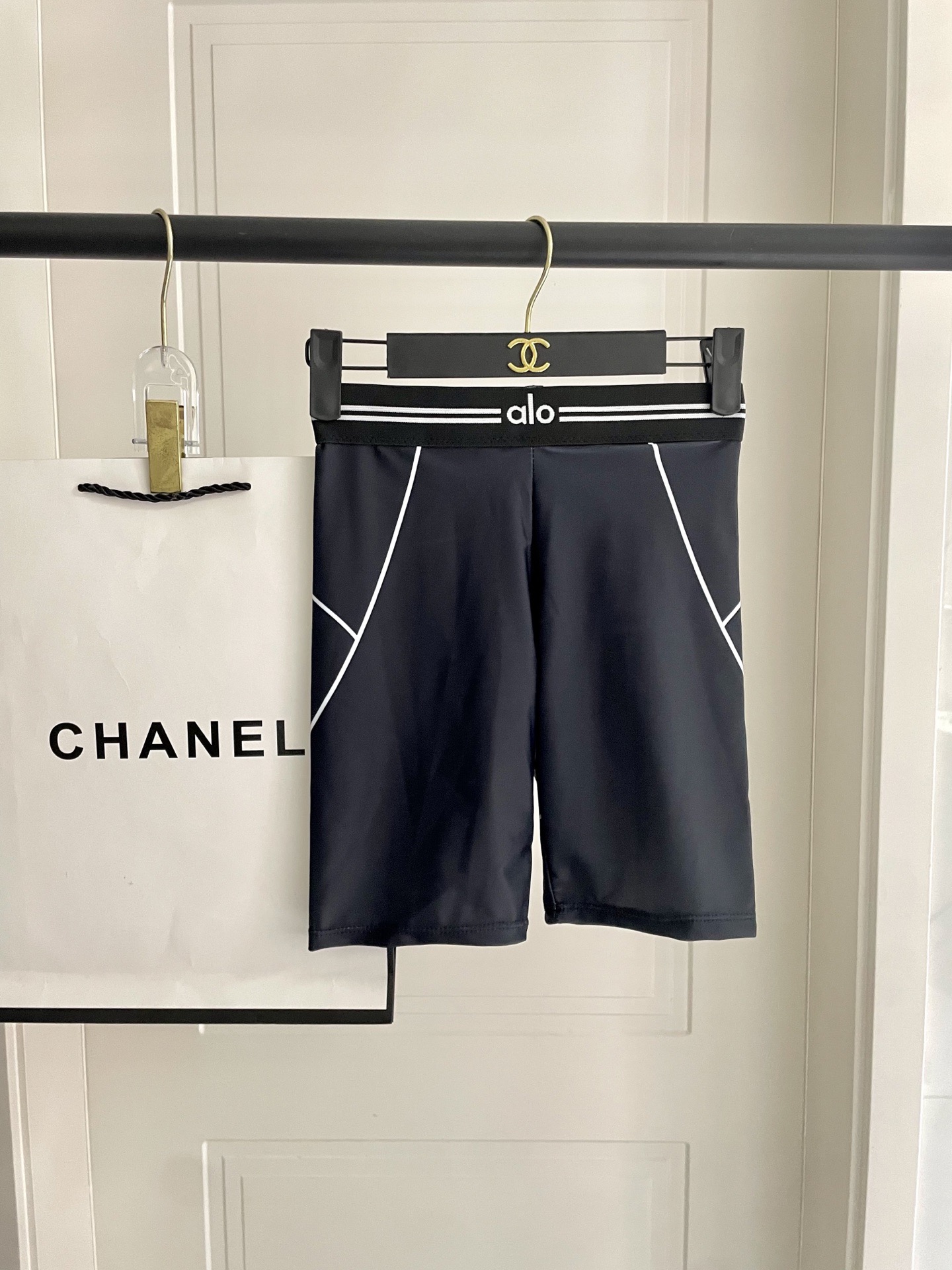 ALO新款高弹力健身短款瑜伽服运动套装~小背心➕修身提臀显瘦打底裤S M L Xl