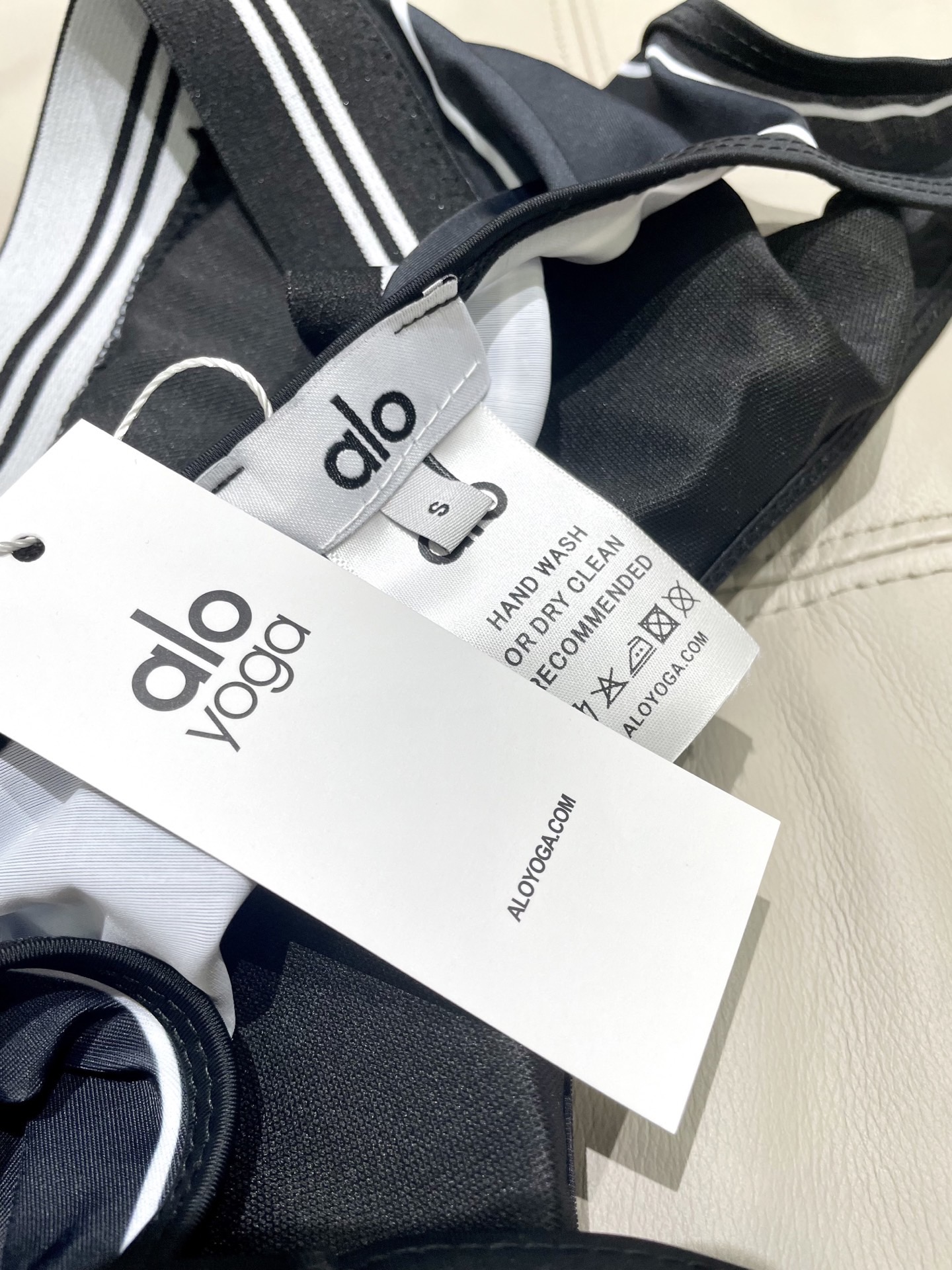 ALO新款高弹力健身短款瑜伽服运动套装~小背心➕修身提臀显瘦打底裤S M L Xl